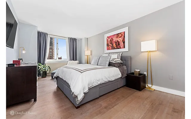 Rented by Douglas Elliman | media 28