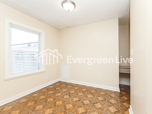 4th image of 4704 Celtic Dr