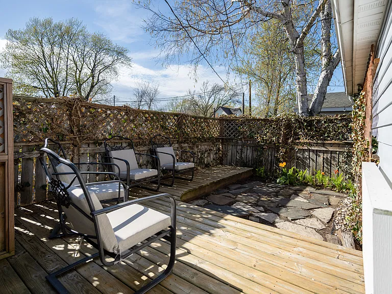 429 Jackson Ave — Photo 10