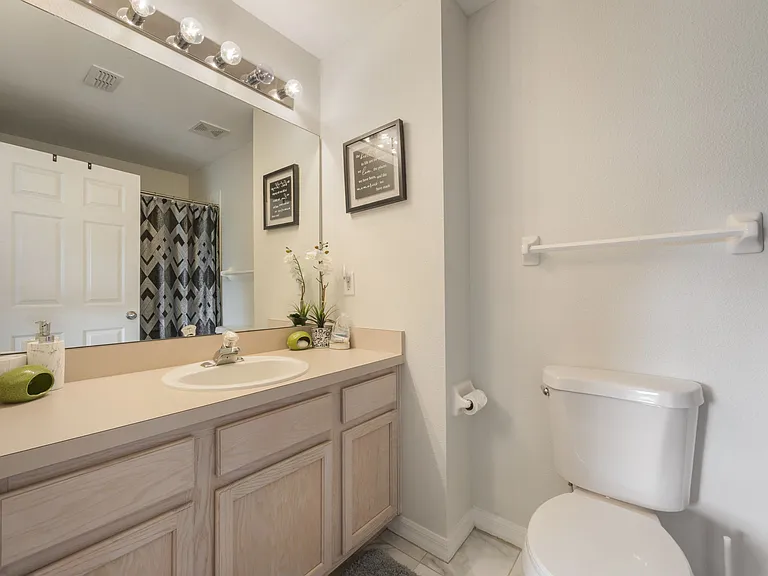 2465 Saint Augustine Blvd — Photo 17