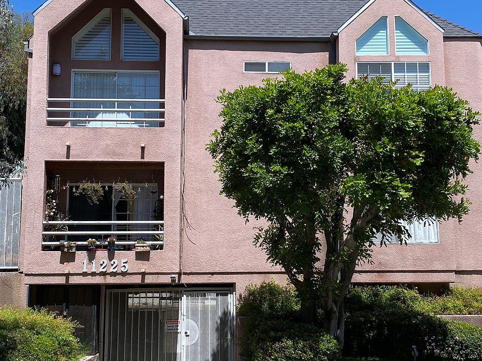 1st image of 11225 La Maida St APT 2
