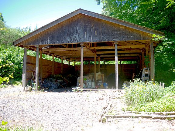 3rd image of 690 Upper Browns Creek Rd