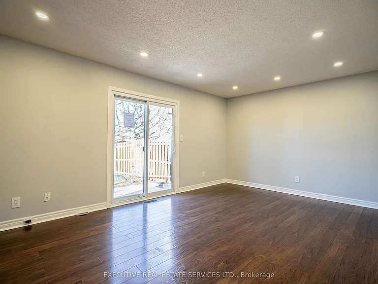 131 Rockwood Ave #18 — Photo 11