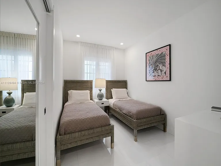 19117 Fisher Island Dr #19117 — Photo 34