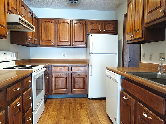 5th image of 8 Green Mountain Dr APT 13