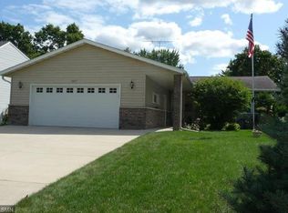 1025 State St W, Cannon Falls, MN 55009