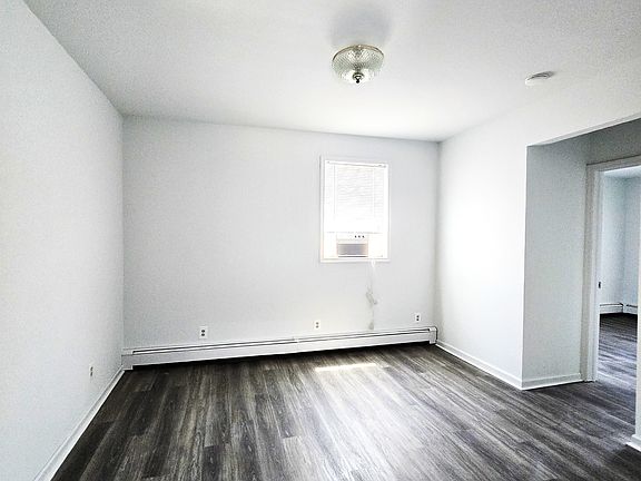 3rd image of 438 Columbia Ave Floor 2
