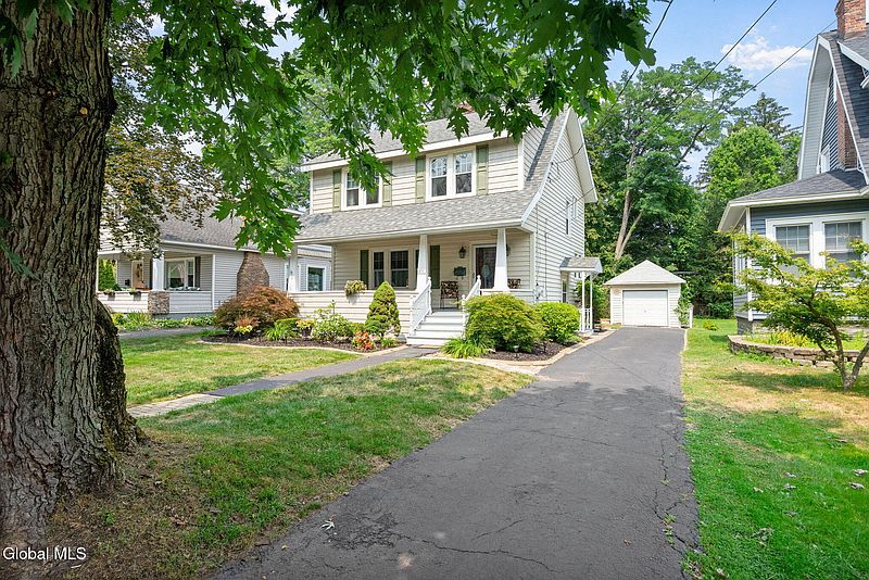 3rd image of 431 Delaware Avenue