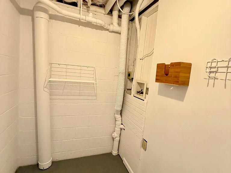 33 Park View Dr — Photo 13