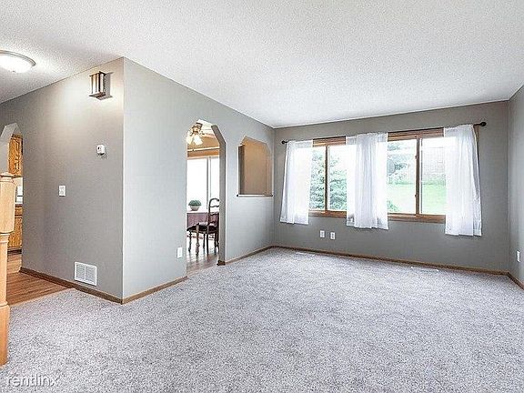 4th image of 320 Pleasure Creek Dr NE