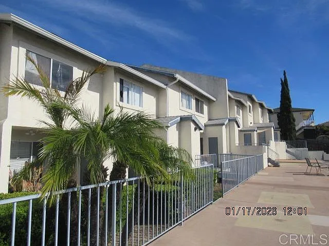 8186 Lemon Grove Way #8186E — Photo 3