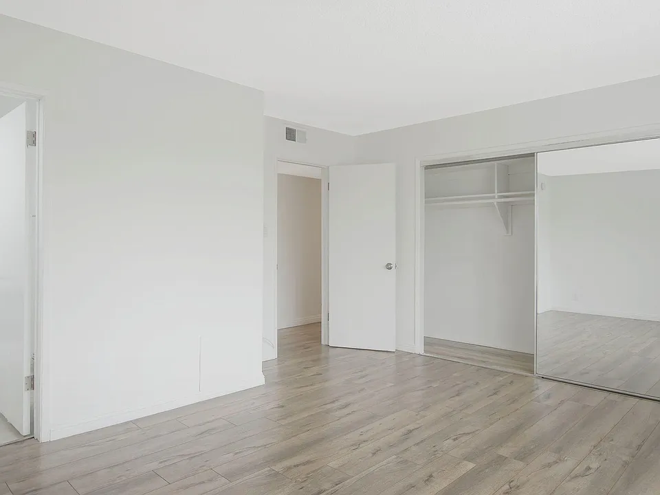 Ample closet space and mirrors. 

IMAGES: Model Unit -Vacant units might differ slightly, inquire within for images/video from our manager