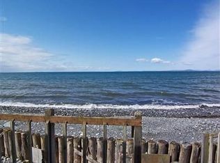 2671 W Beach Rd, Oak Harbor, WA 98277