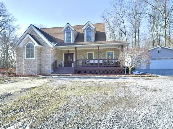 1814 Pleasant Valley Rd, Girard, OH 44420