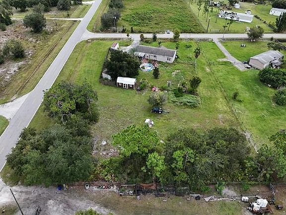 5th image of 400 Earnhardt Dr