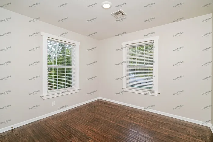 2471 N Pittsburg Ave — Photo 7