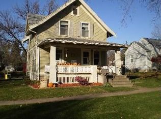 610 33rd St NE, Cedar Rapids, IA 52402