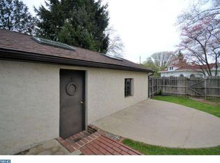 587 Fox Chase Rd, Rockledge, PA 19046