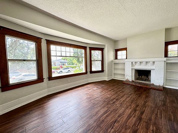 2nd image of 4769 Kensington Dr