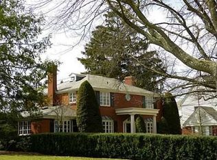 38 Club Dr E, Pittsburgh, PA 15236