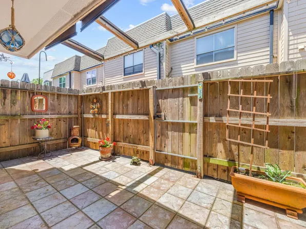 1805 Stoney Brook Dr APT 105, Houston, TX 77063