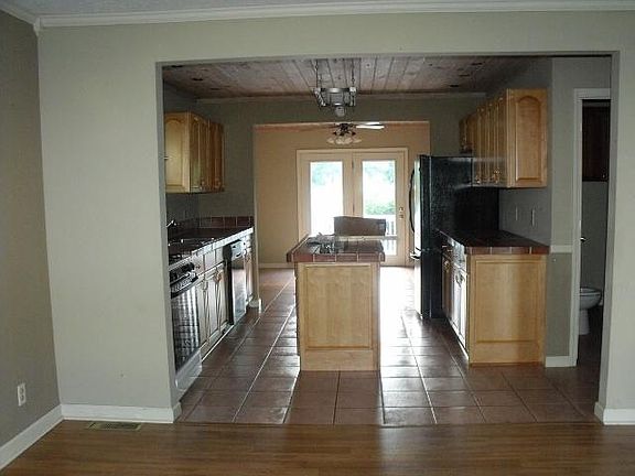 4th image of 1213 Glynridge Ave