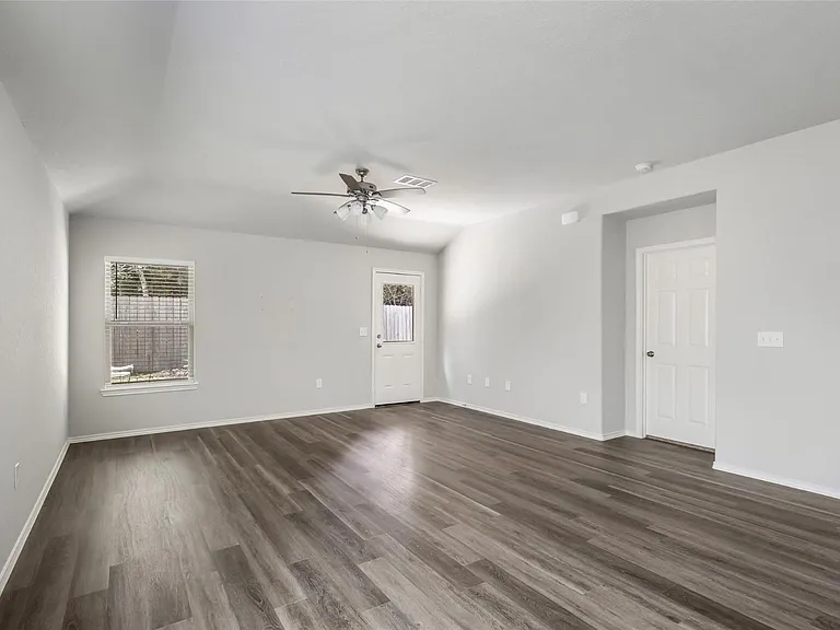 10031 Spring Creek Rd — Photo 19
