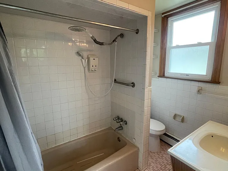141 Liberty #2R — photo 4 of 4