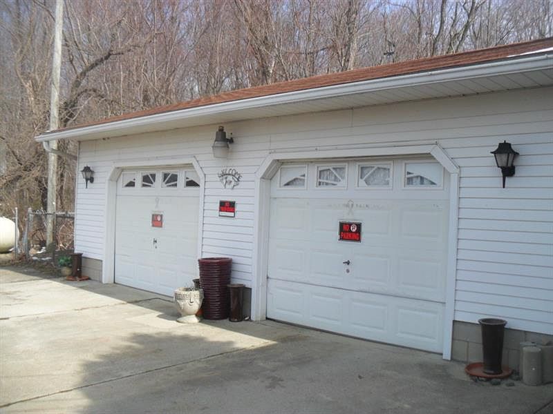 2nd image of 20 Jackie Frank Rd