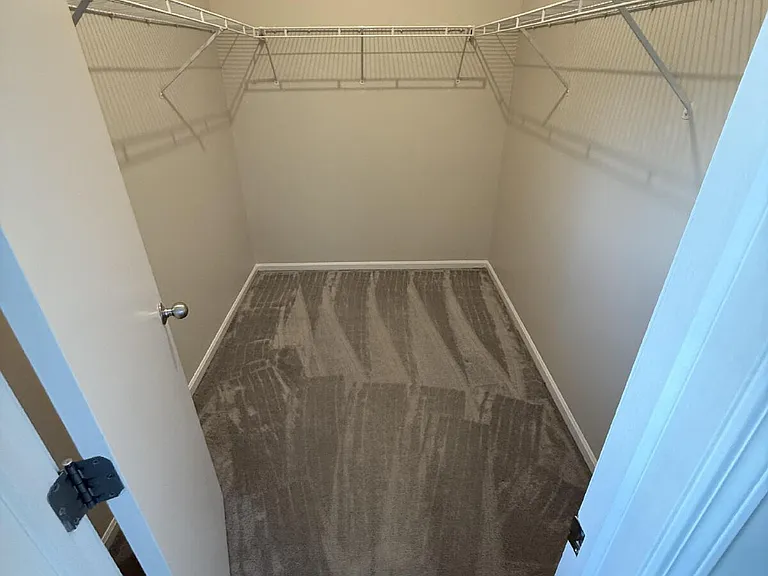 1777 W Altgeld St #F — Photo 2