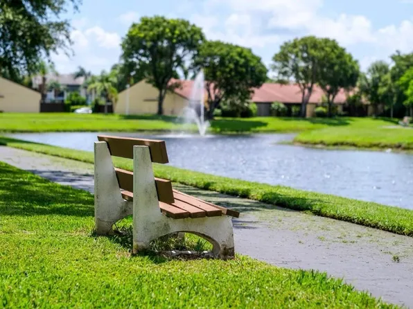 1007 Green Pine Boulevard #D2, West Palm Beach, FL 33409