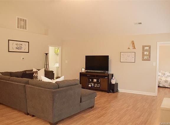 3rd image of 7184 Rolling Hills Dr