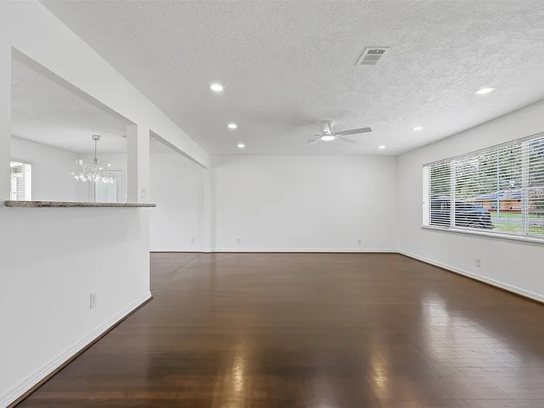 10033 Whiteside Ln — Photo 5