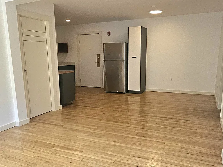 35 Springside Ave #1E — Photo 6