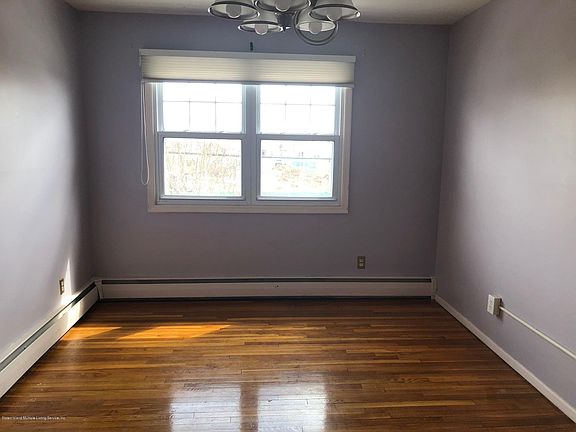 5th image of 479 Amherst Ave