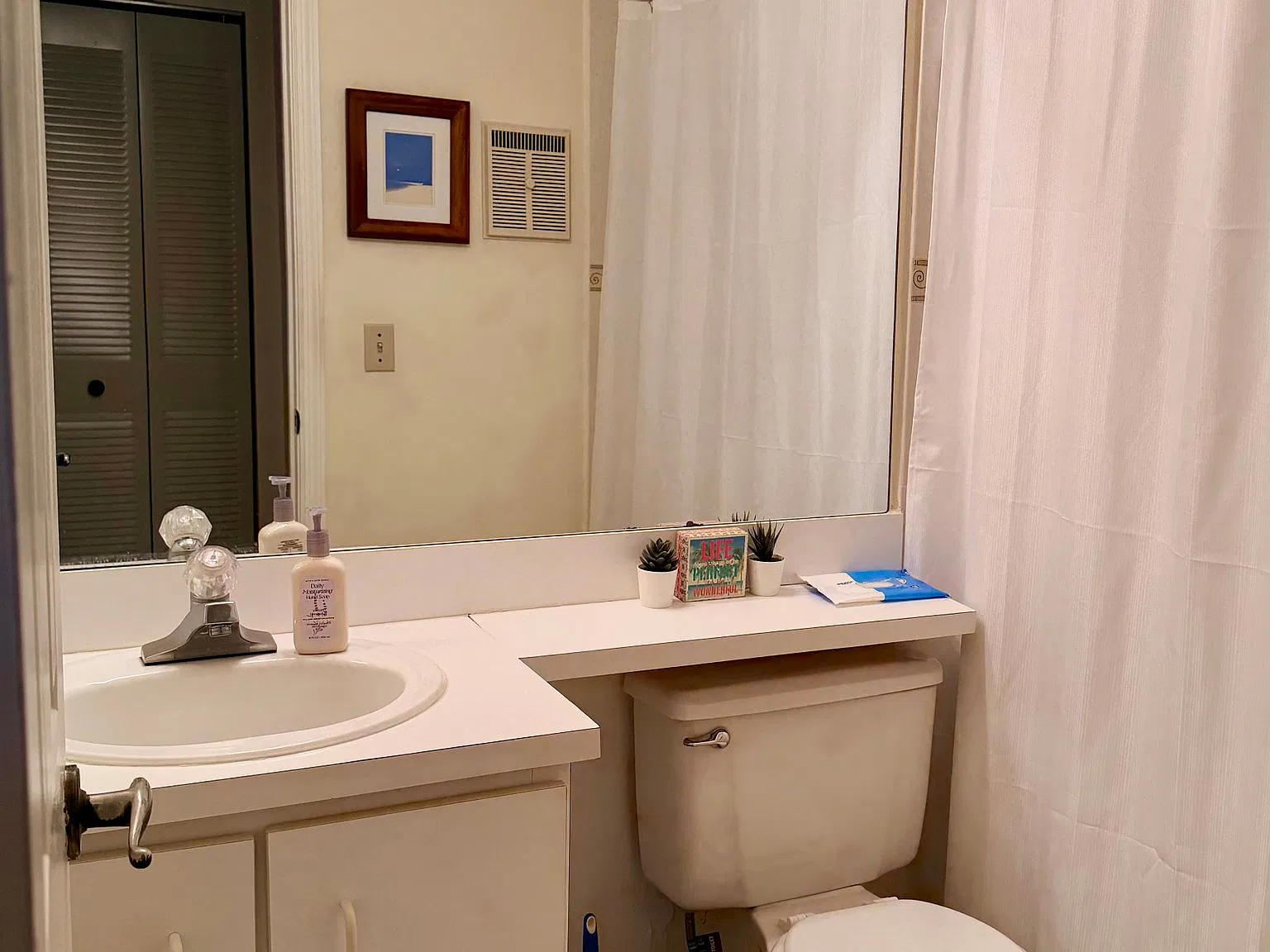 Modern 2BR/2BA Condo in Miami - Available Dec 2026 for $2250/month — Photo 4