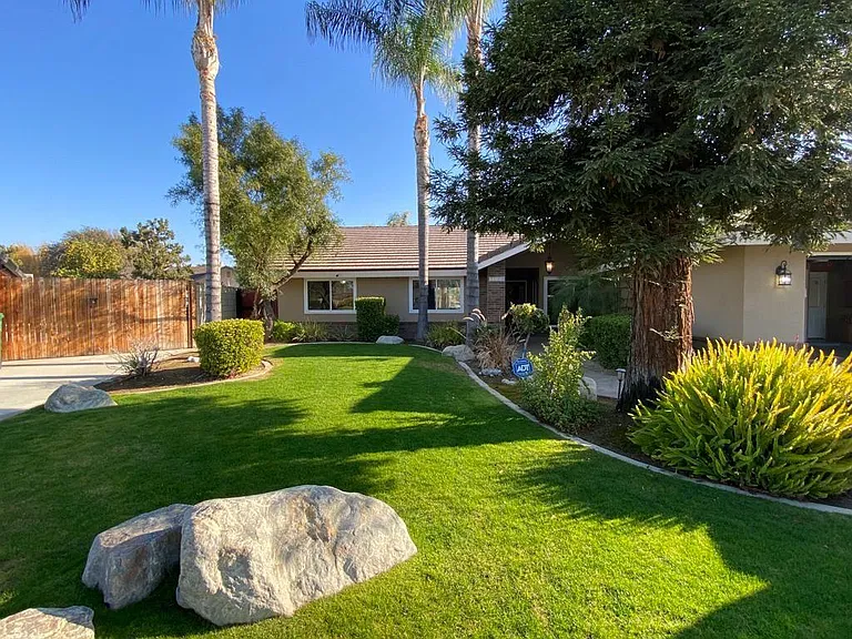 7100 Calene Ct — Photo 2