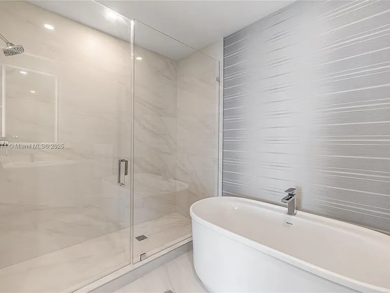 17550 Collins Ave #1203 — Photo 29