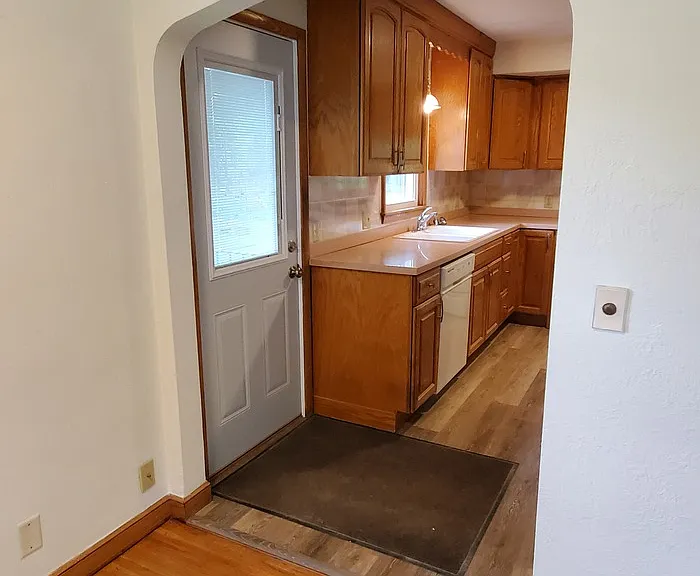 1032 County Road B W — Photo 11