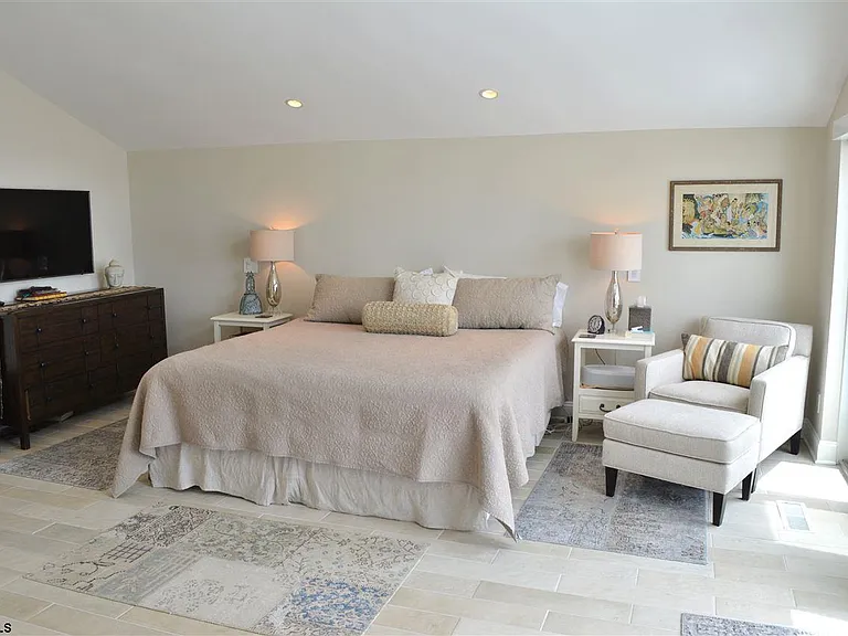 9713 Beach Ave #1-31 — Photo 13