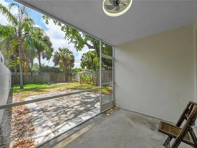 808 SW 12th Ct — Photo 6