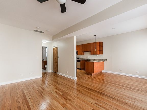 5th image of 1334 W Estes Ave APT 2S