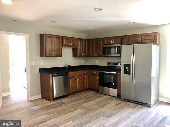 3rd image of 401 Melvin Ave