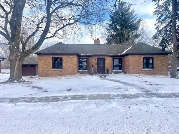120 N Madison St, Evansville, WI 53536