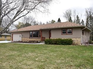3413 W Pelican Ln, Brown Deer, WI 53209