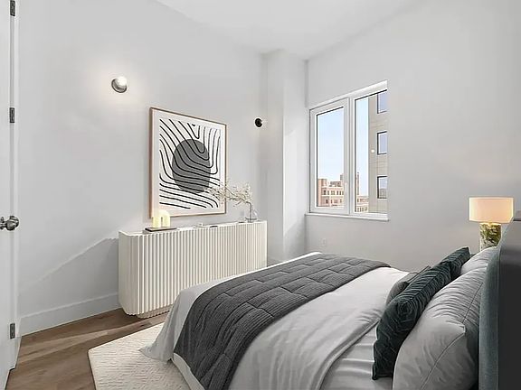 4th image of 89-25 162nd St #1002