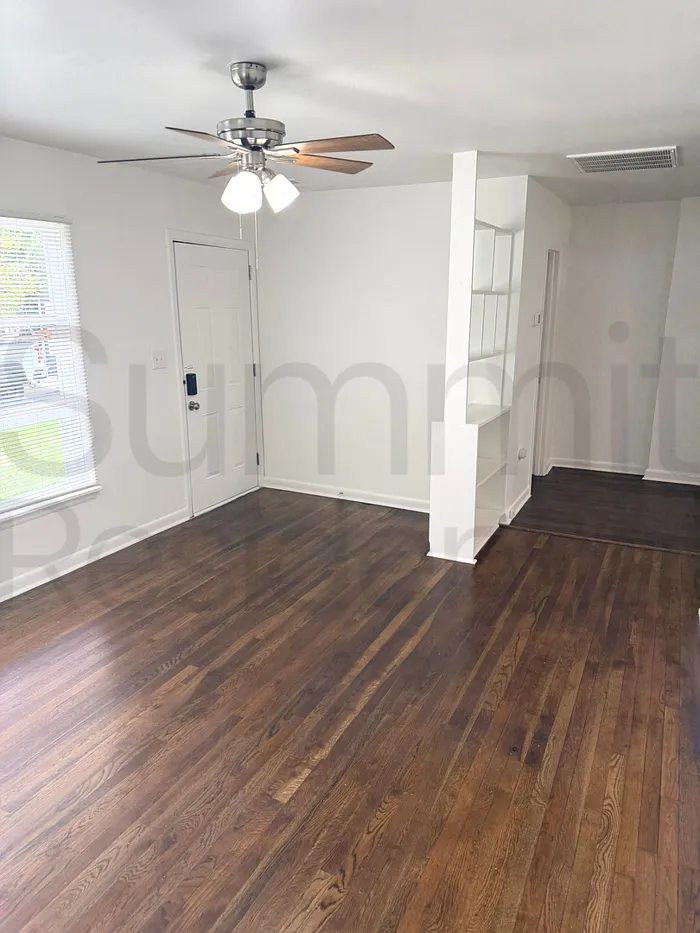 1 bed, 1.0 bath, 596 sqft, $1,075 — Photo 3