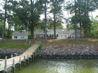 59 Wintergreen Ln, Weems, VA 22576