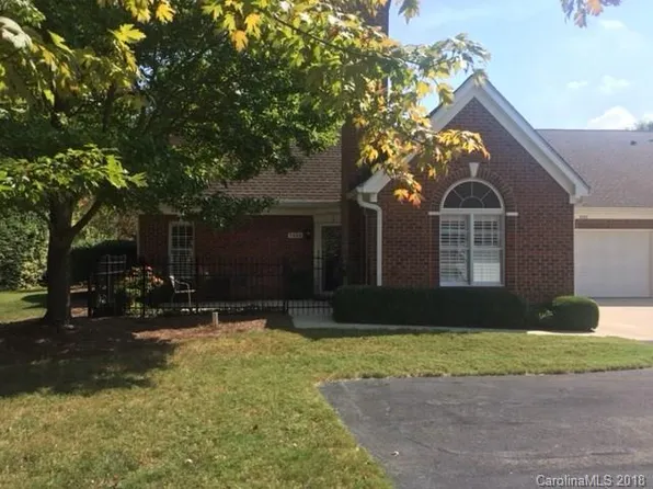 7435 Hurstbourne Green Dr, Charlotte, NC 28277