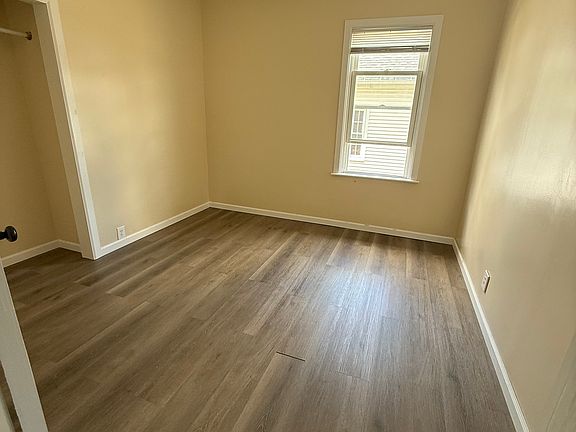 3rd image of 613 Plymouth Pl #1